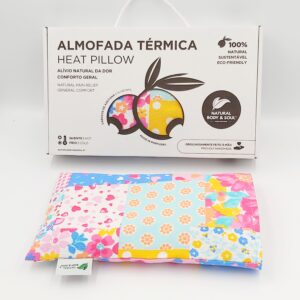 Almofada Terapêutica alívio da dor de joelho, Almohada terapéutica para alivio del dolor de rodilla, Therapeutic pillow for knee pain relief, Coussin thérapeutique pour le soulagement de la douleur au genou.